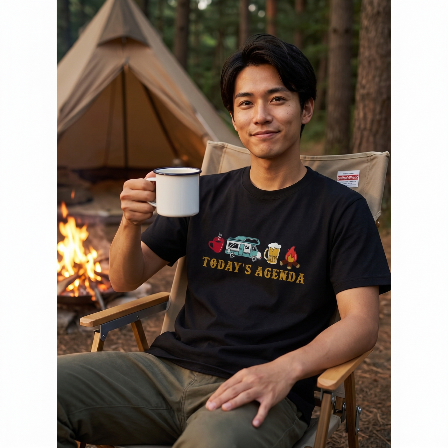 「LIFE IS BETTER AT THE CAMPFIRE」焚き火 テント Tシャツ - キャンプ 服 | CAMPMODE